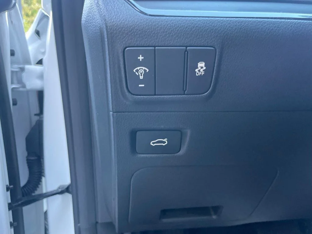 Used 2022 Wolf Gray Kia GT-Line image 14
