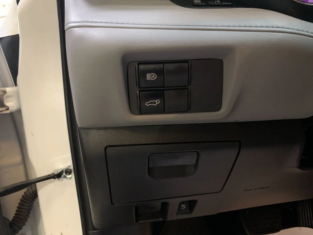 Used 2022 Beige Toyota XLE image 34