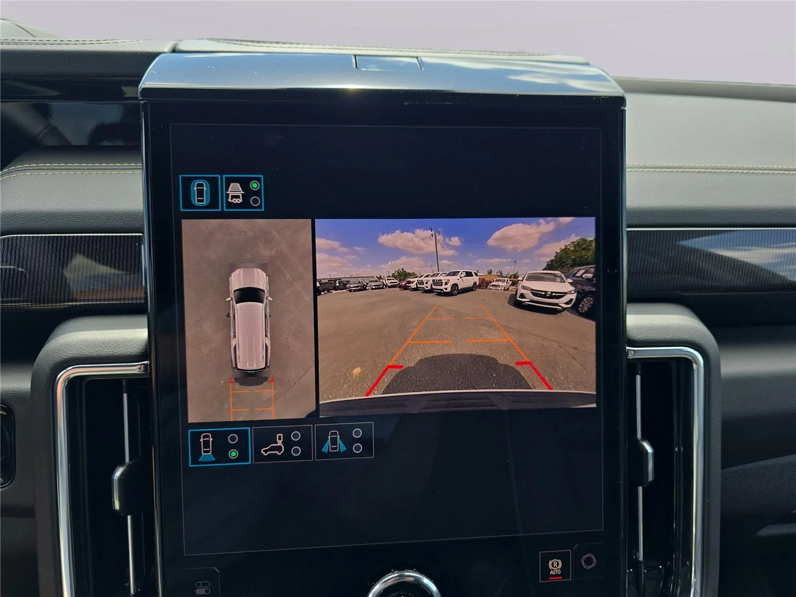 New 2026 Summit White GMC Elevation image 26