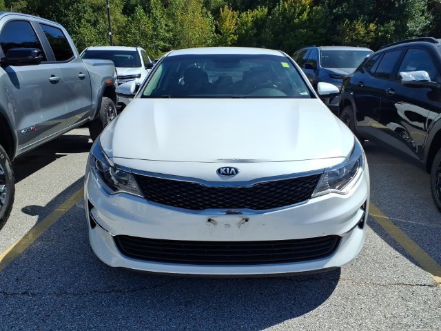 Used 2018 White Kia LX image 3