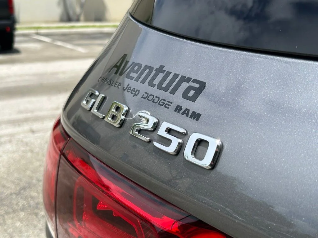 Used 2022  Mercedes-Benz GLB 250 image 35