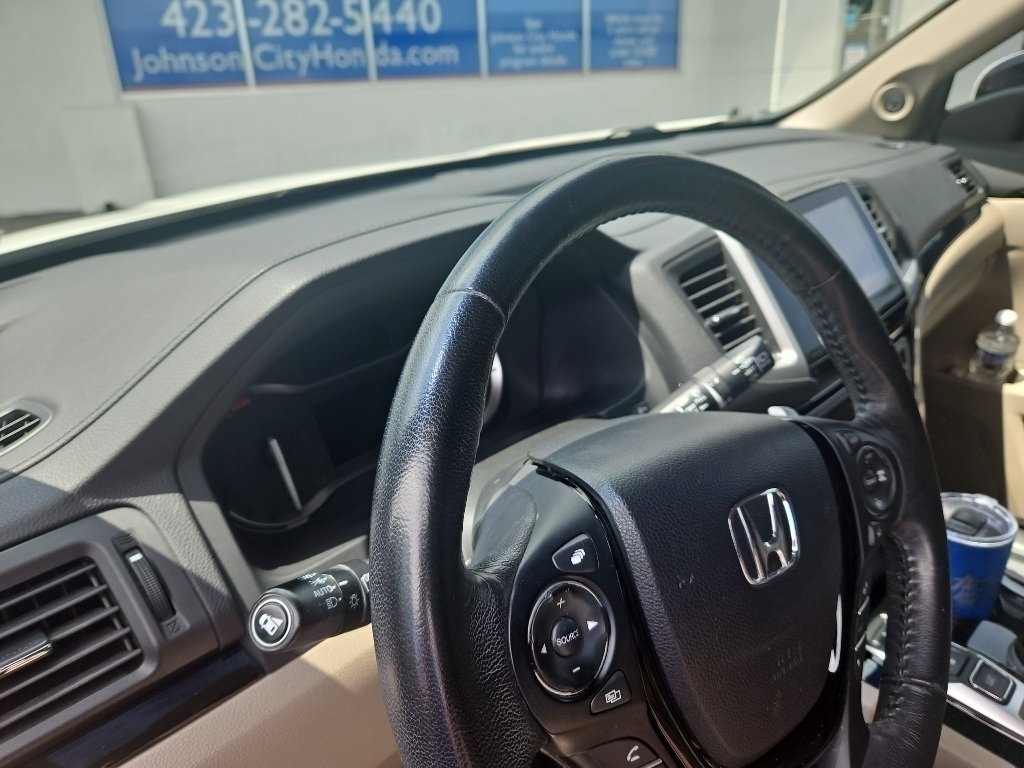 Certified Used 2016 White Diamond Pearl Honda Touring image 2