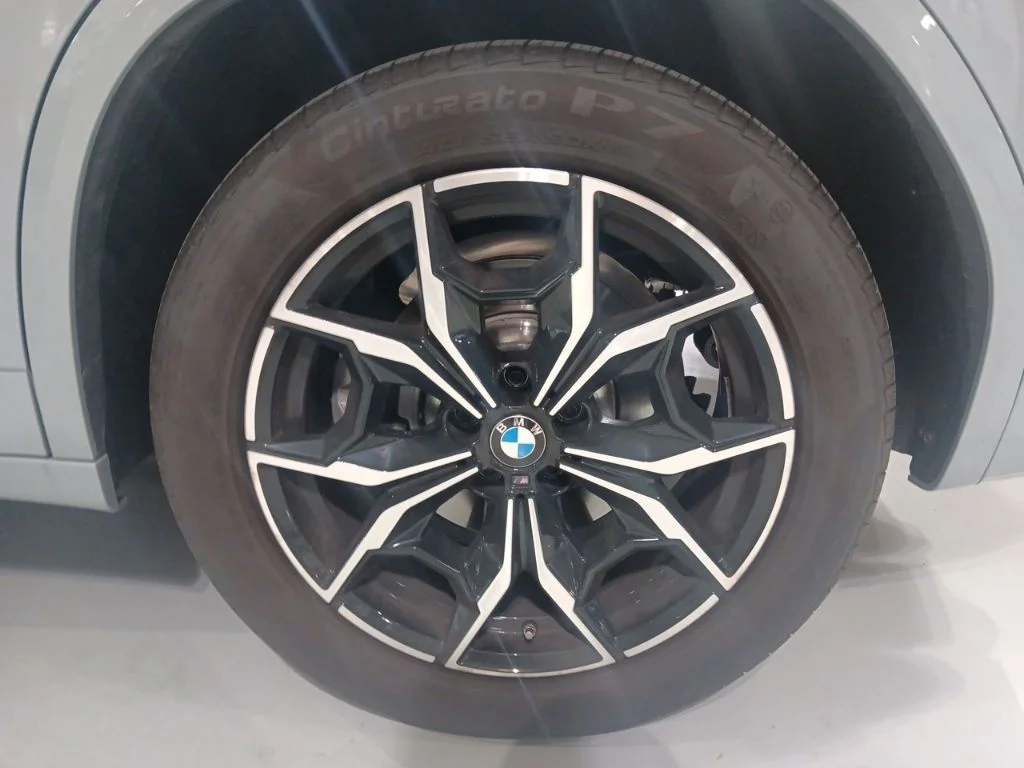 Used 2024 Gray BMW xDrive30i image 19
