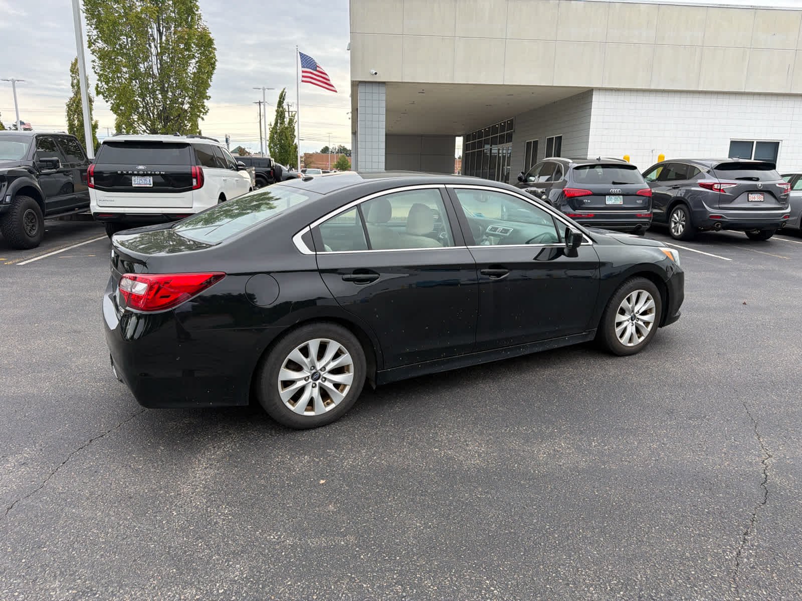 Used 2015 Crystal Black Silica Subaru 2.5i Premium image 9