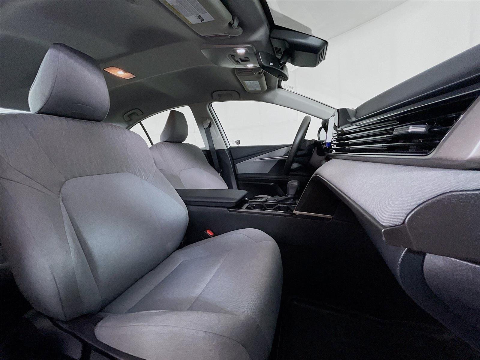 Used 2025 Ice Cap Toyota LE image 29