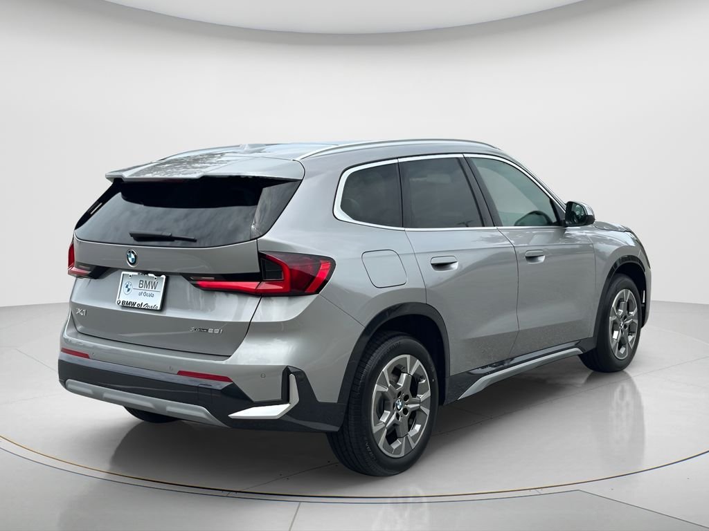 New 2026 Space Silver Metallic BMW xDrive28i image 5