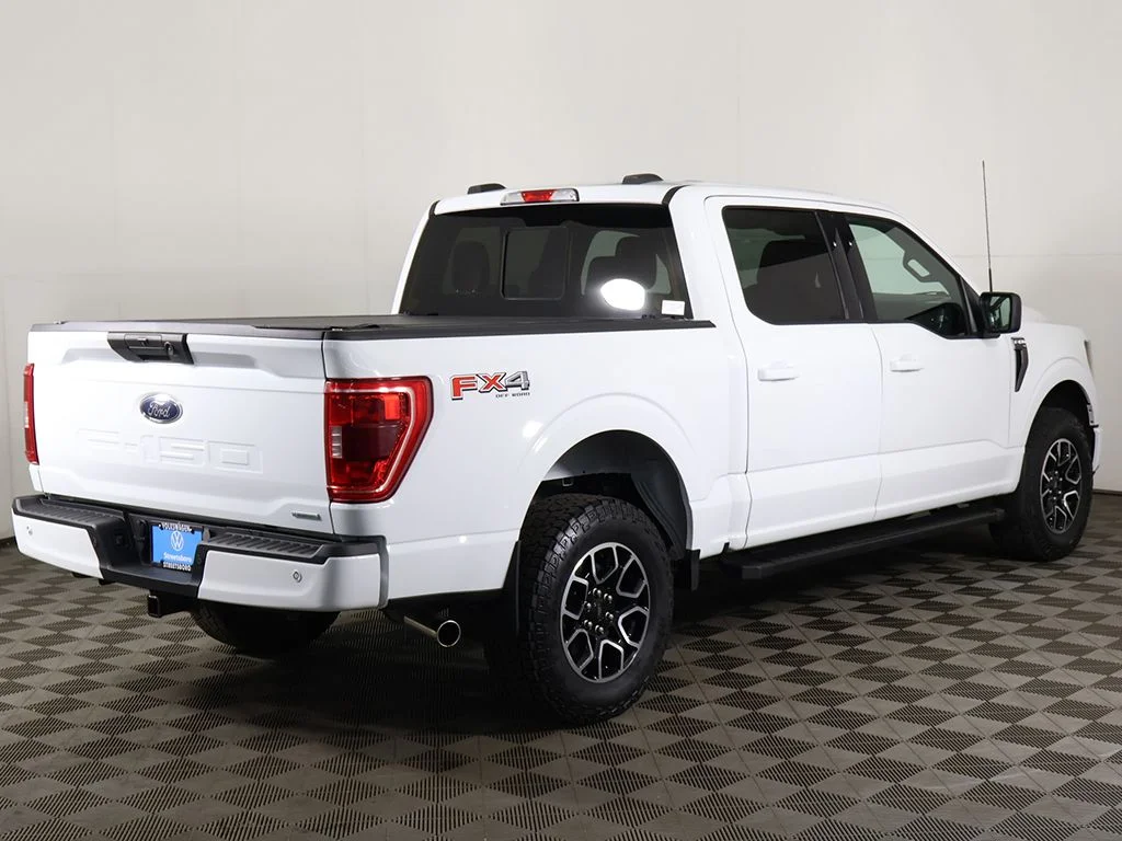 Used 2023 Oxford White Ford XLT image 10
