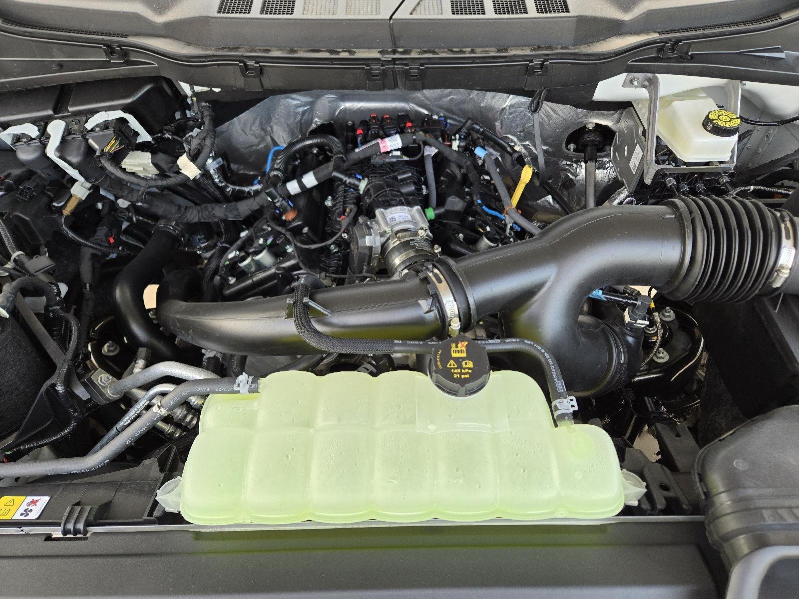New 2026 Oxford White Ford XLT image 19