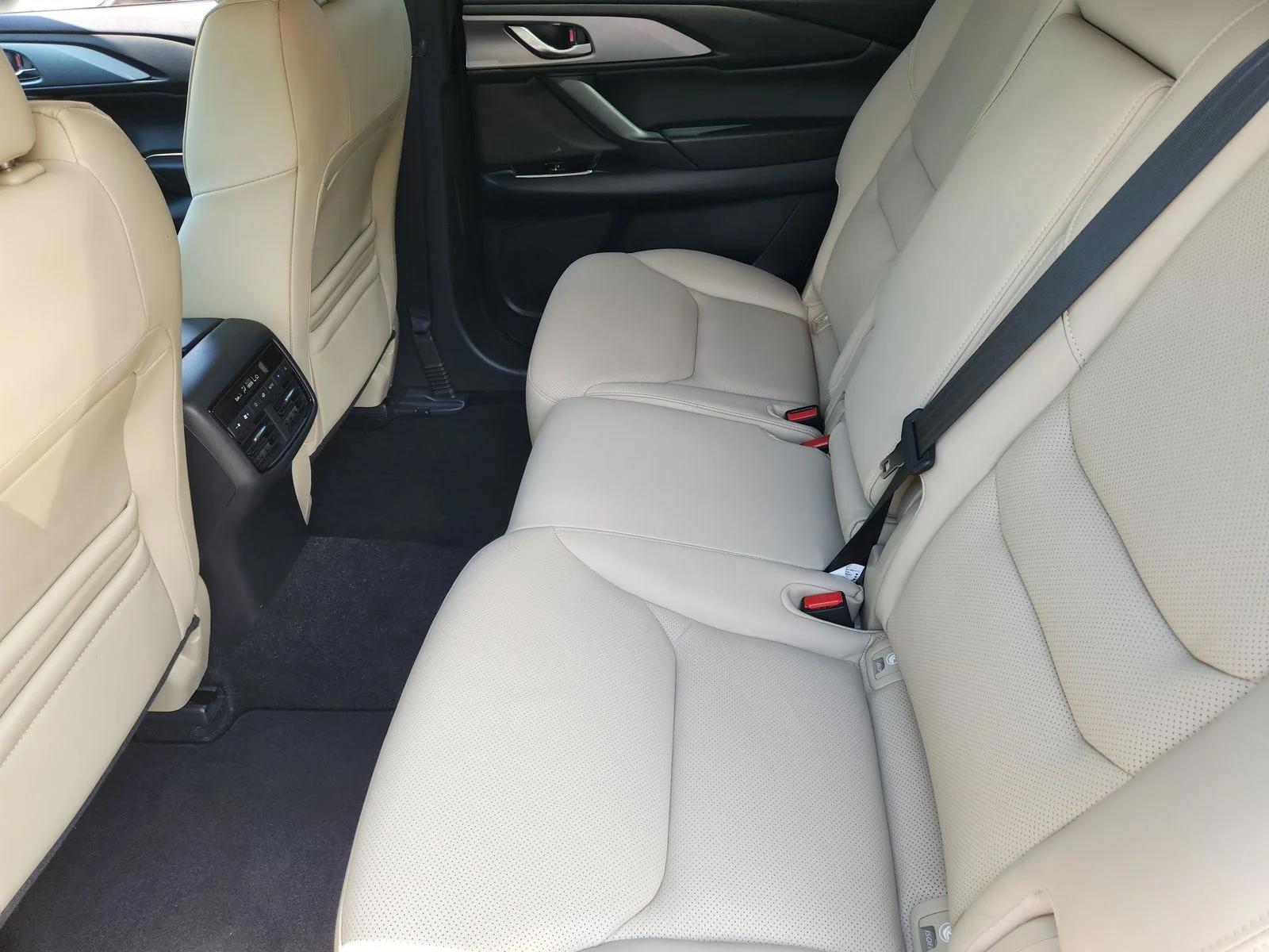 Used 2023 White Mazda Touring Plus image 24