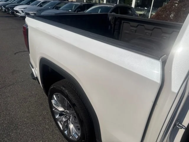 Used 2024 White GMC Denali image 32