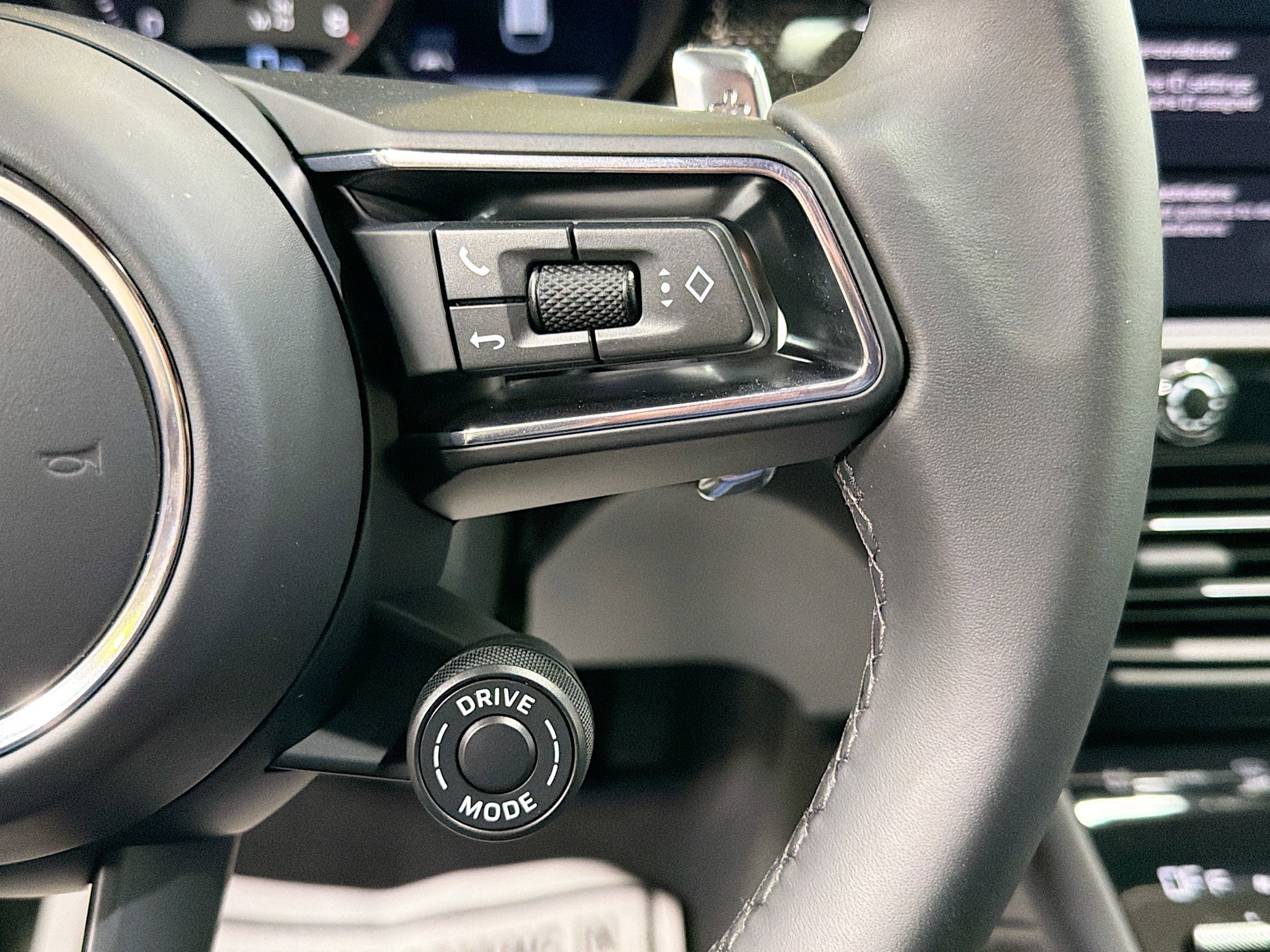 2026 Porsche Macan GTS - Photo 38