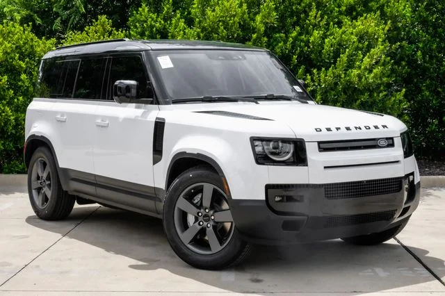 New 2026 Fuji White Land Rover S image 7