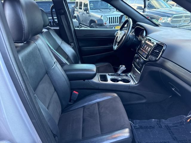 Used 2021 Billet Silver Metallic Clearcoat Jeep Laredo X image 9