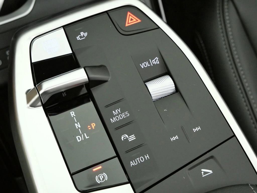 Used 2026 Alpine White BMW xDrive28i image 49