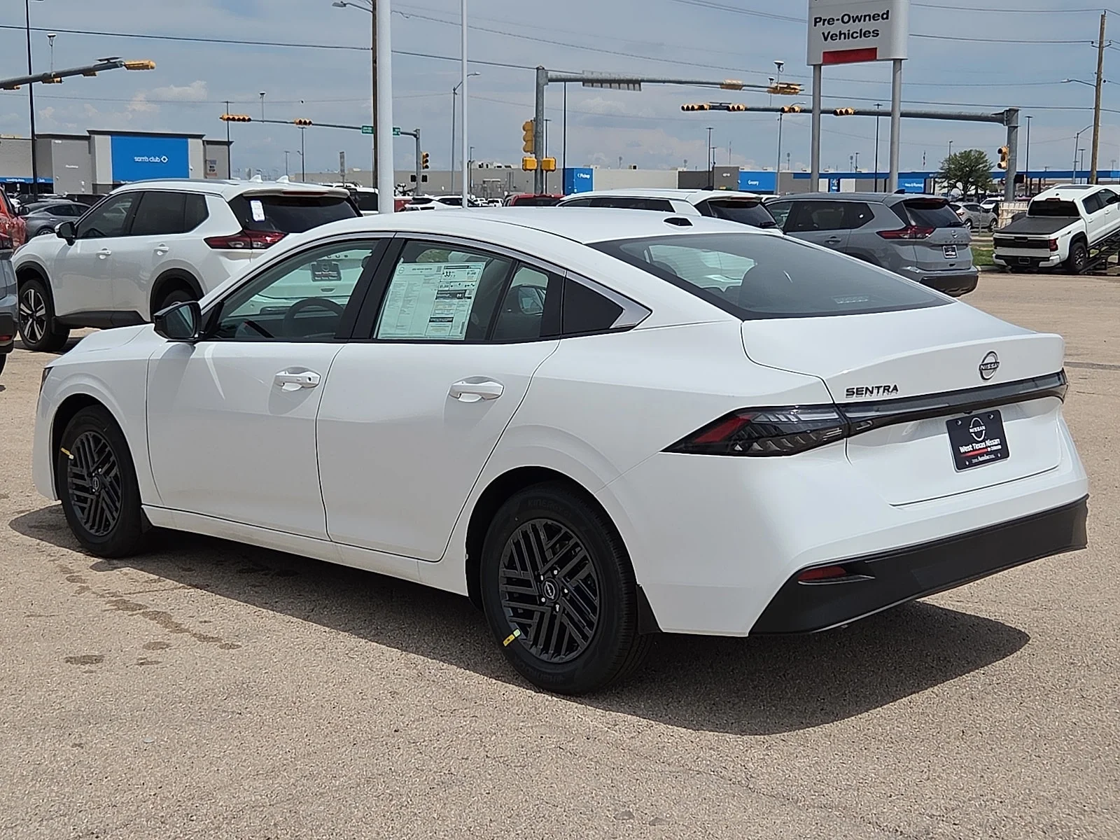 New 2026 QM1 Fresh Powd Nissan SV image 3