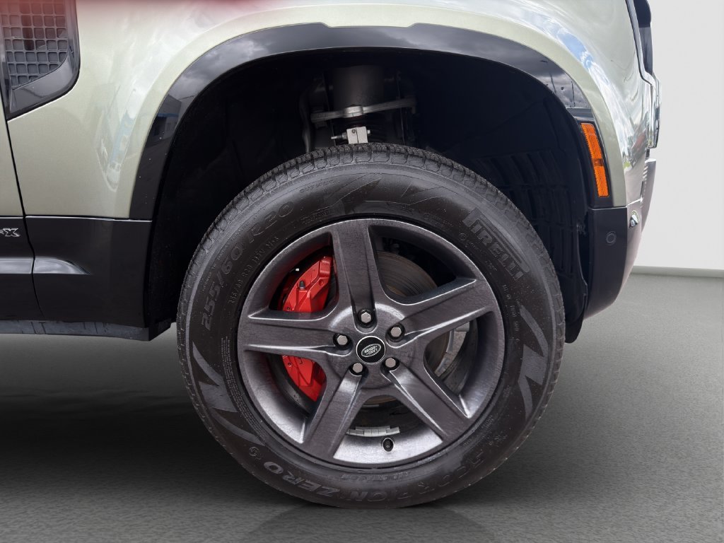Used 2023  Land Rover X image 22