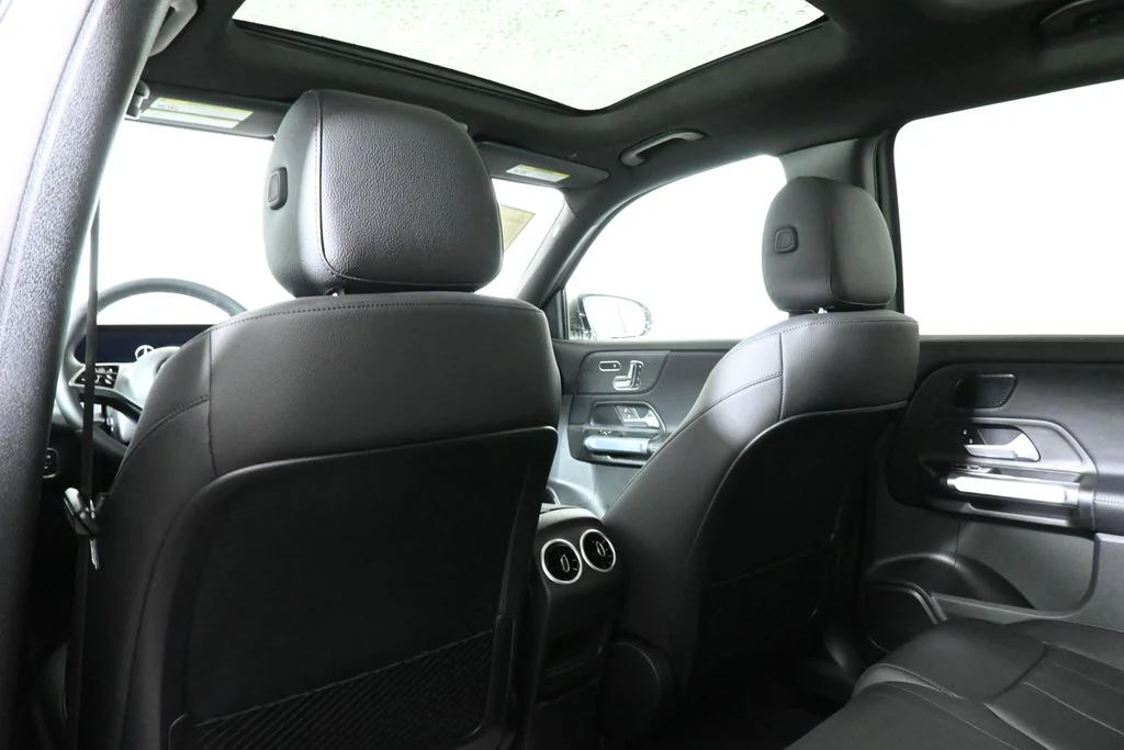 Used 2026 Gray Mercedes-Benz GLB 250 image 30