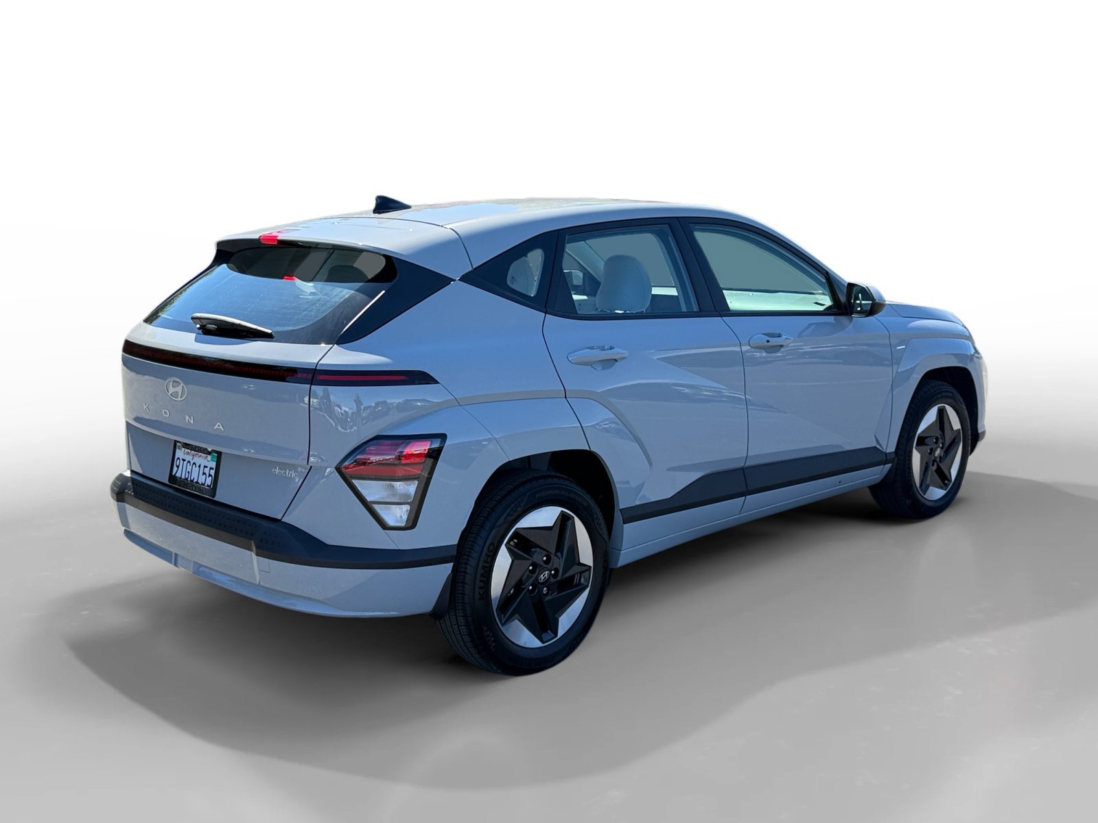 Certified Used 2025 Cyber Gray Metallic Hyundai SE image 5