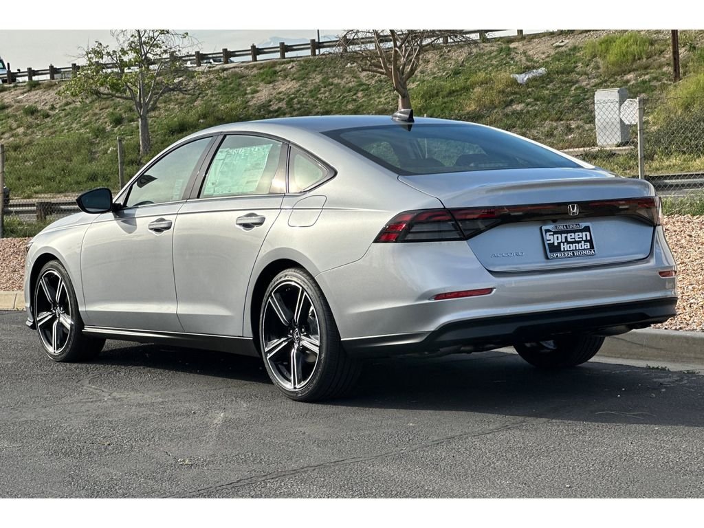 New 2026 Solar Silver Metallic Honda SE image 7