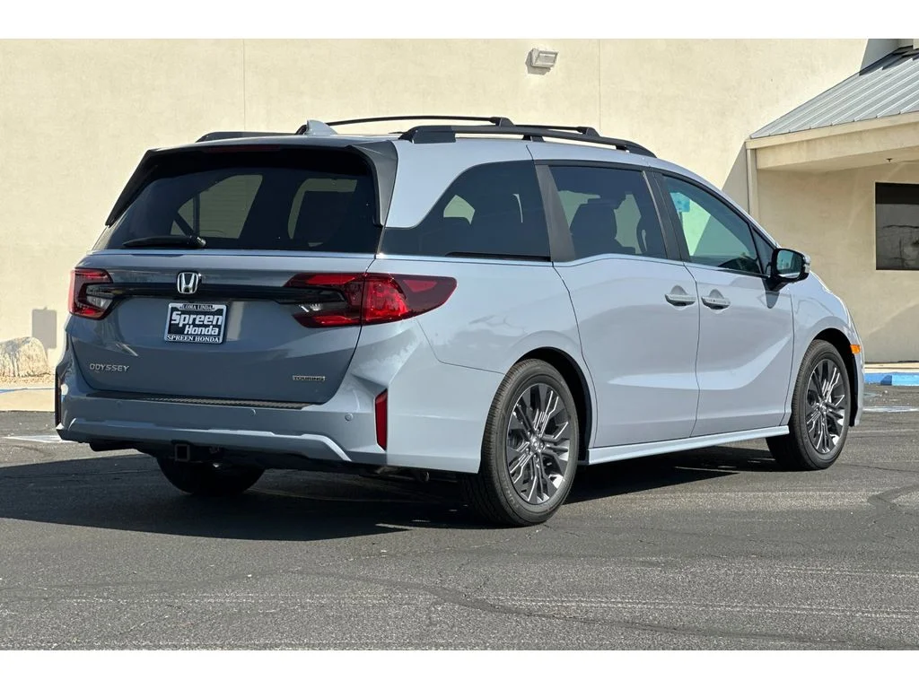 New 2026 Sonic Gray Pearl Honda Touring image 4