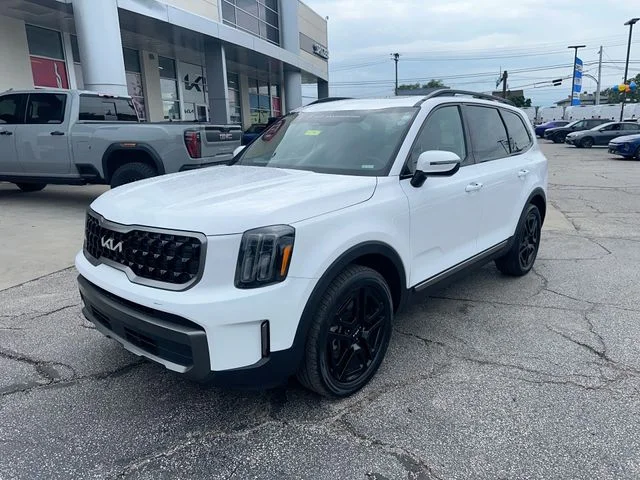 Used 2023 White Kia EX X-Line image 11