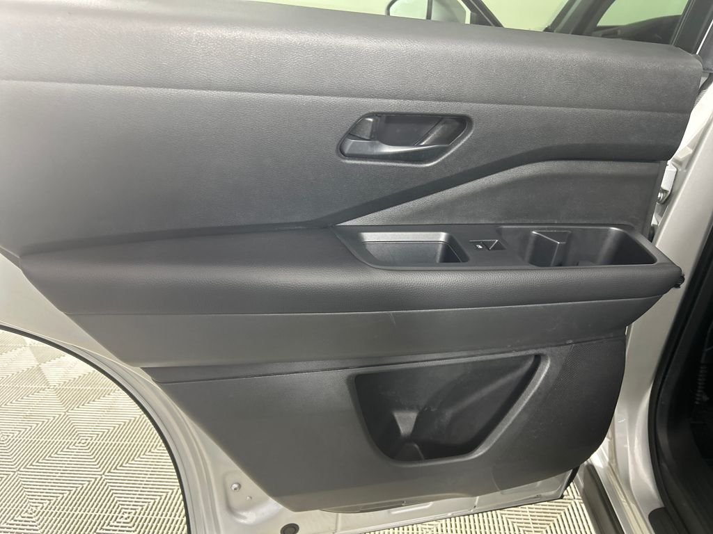 Used 2025 Silver Nissan SV image 32
