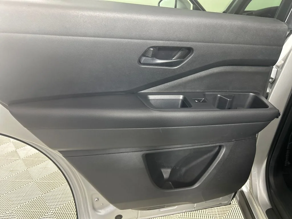 Used 2025 Silver Nissan SV image 32