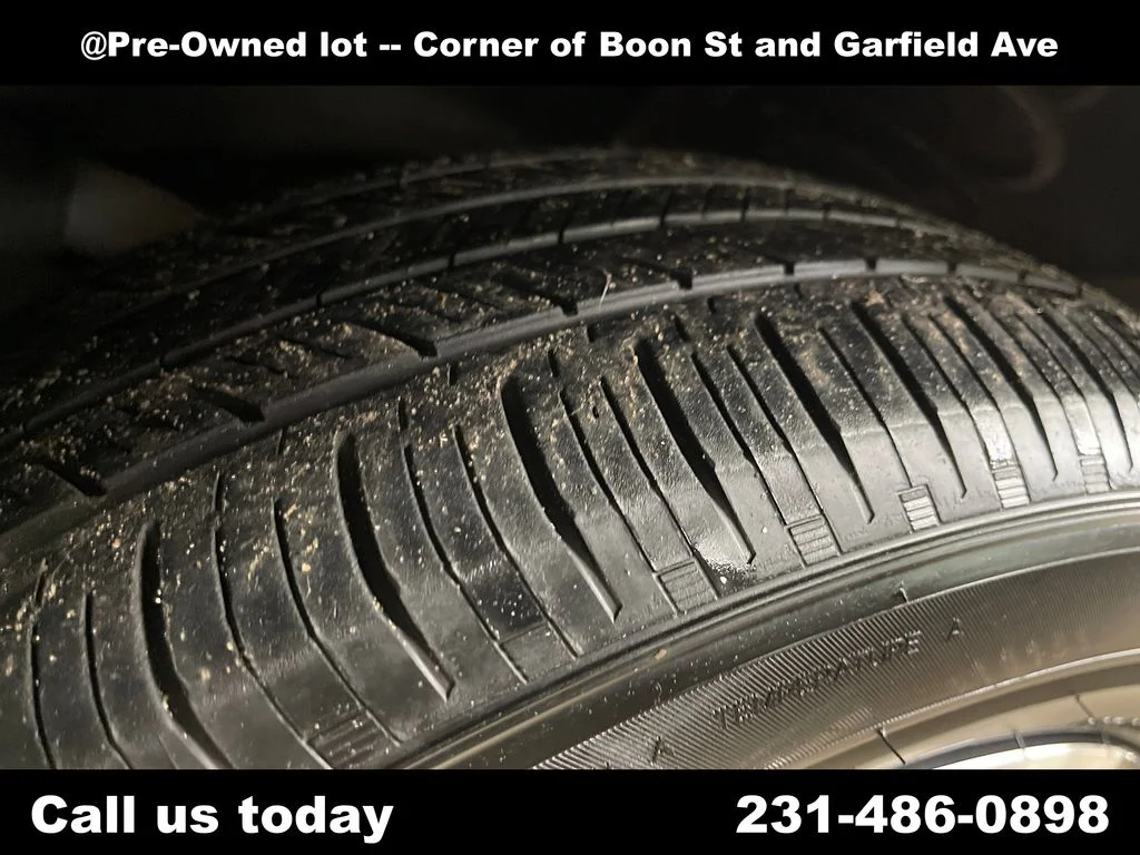 Used 2023 Gray Honda EX-L image 11