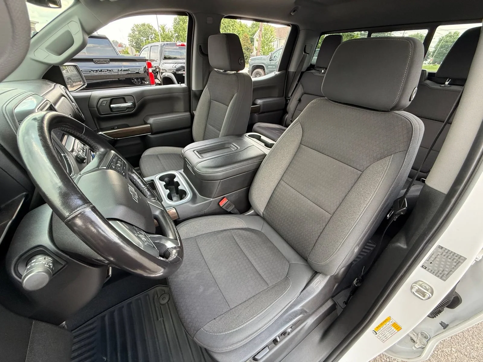 Used 2019 SUMMIT WHITE Chevrolet RST image 17