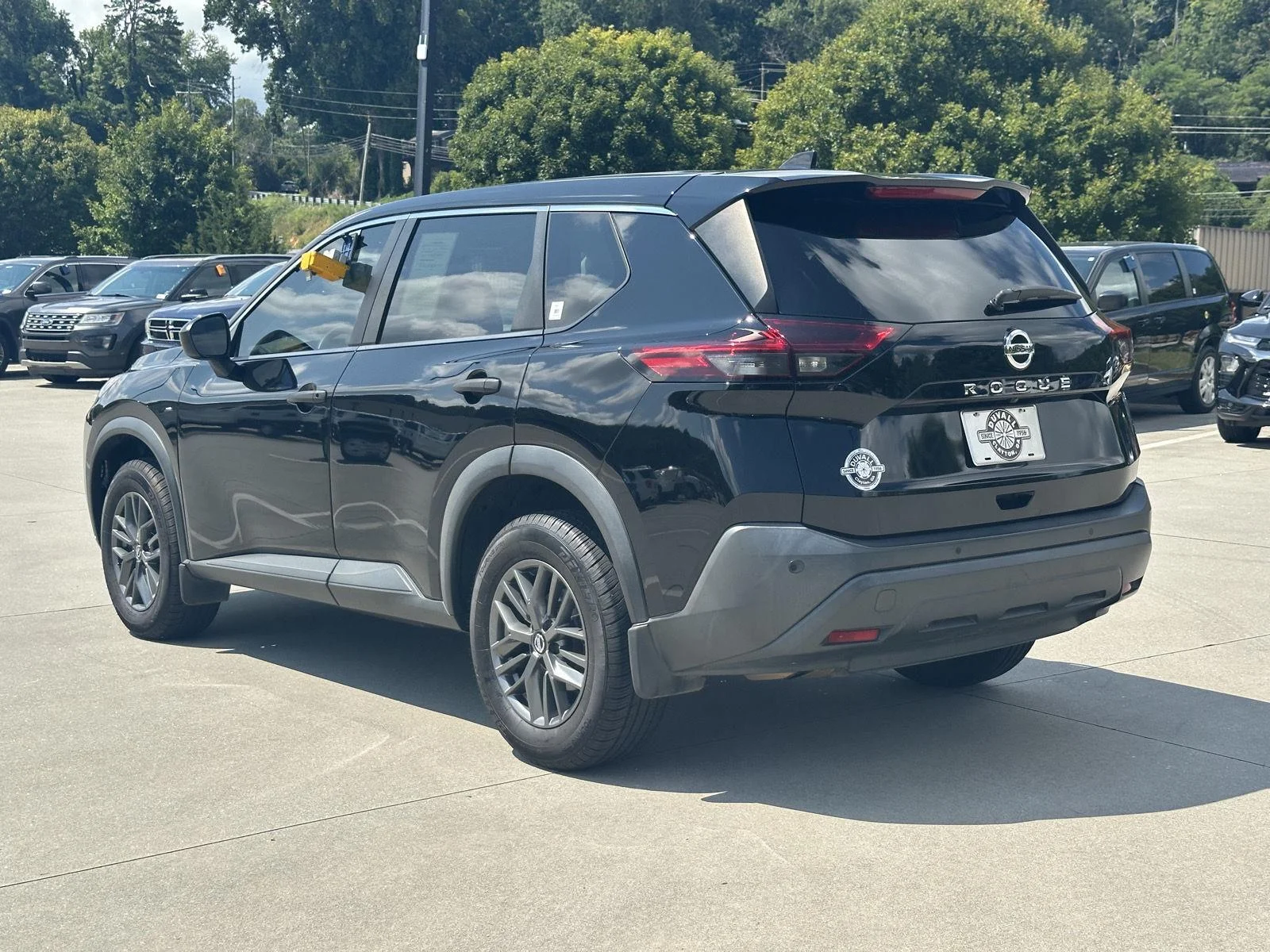 Used 2021 Super Black Nissan S image 5