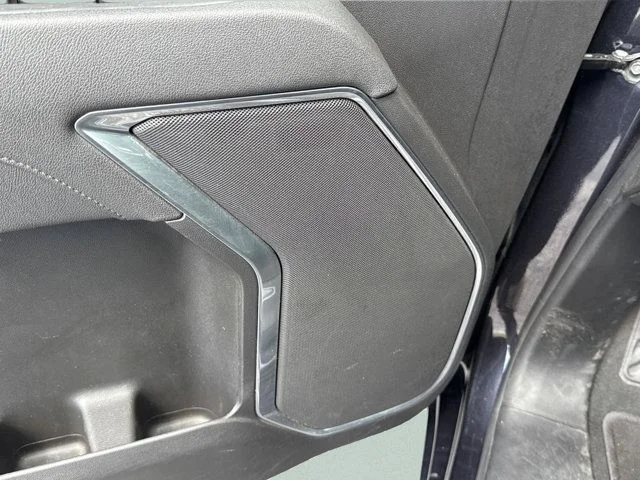 Used 2025 Silver GMC SLT image 22