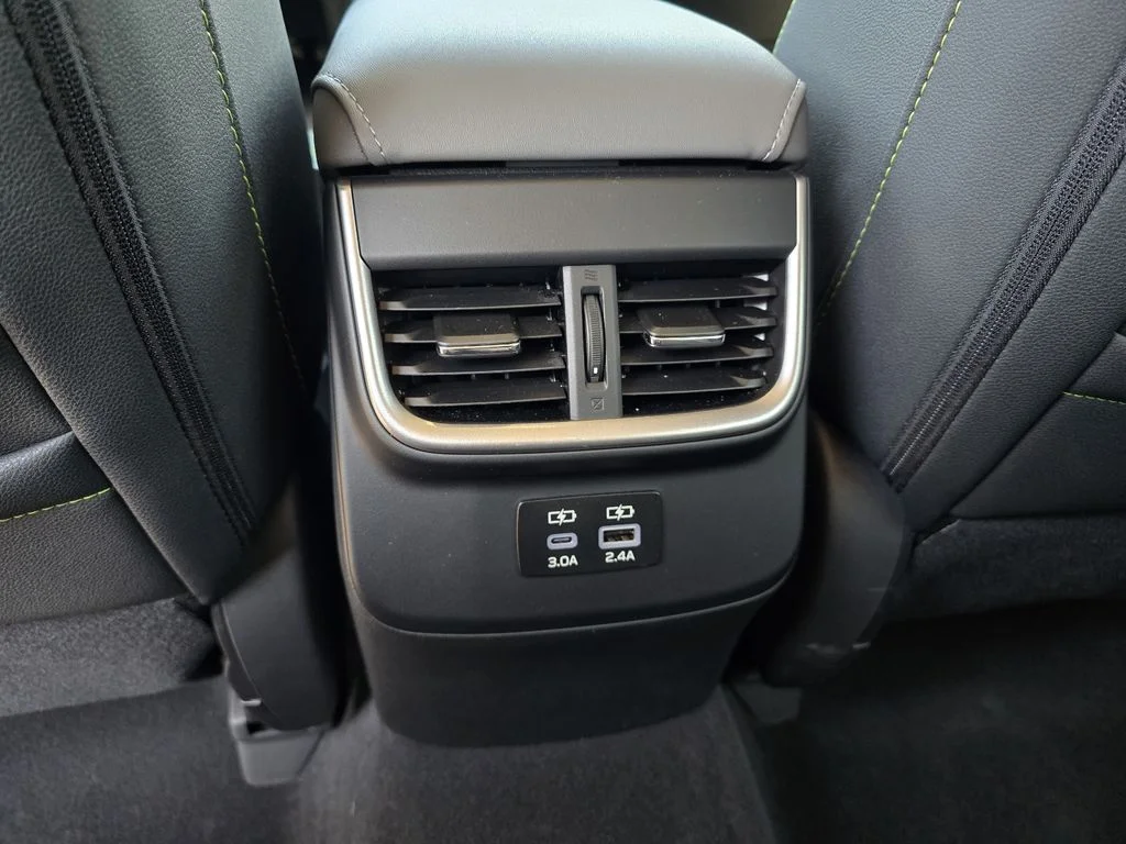 Used 2025 Ice Silver Metallic Subaru Onyx Edition image 25