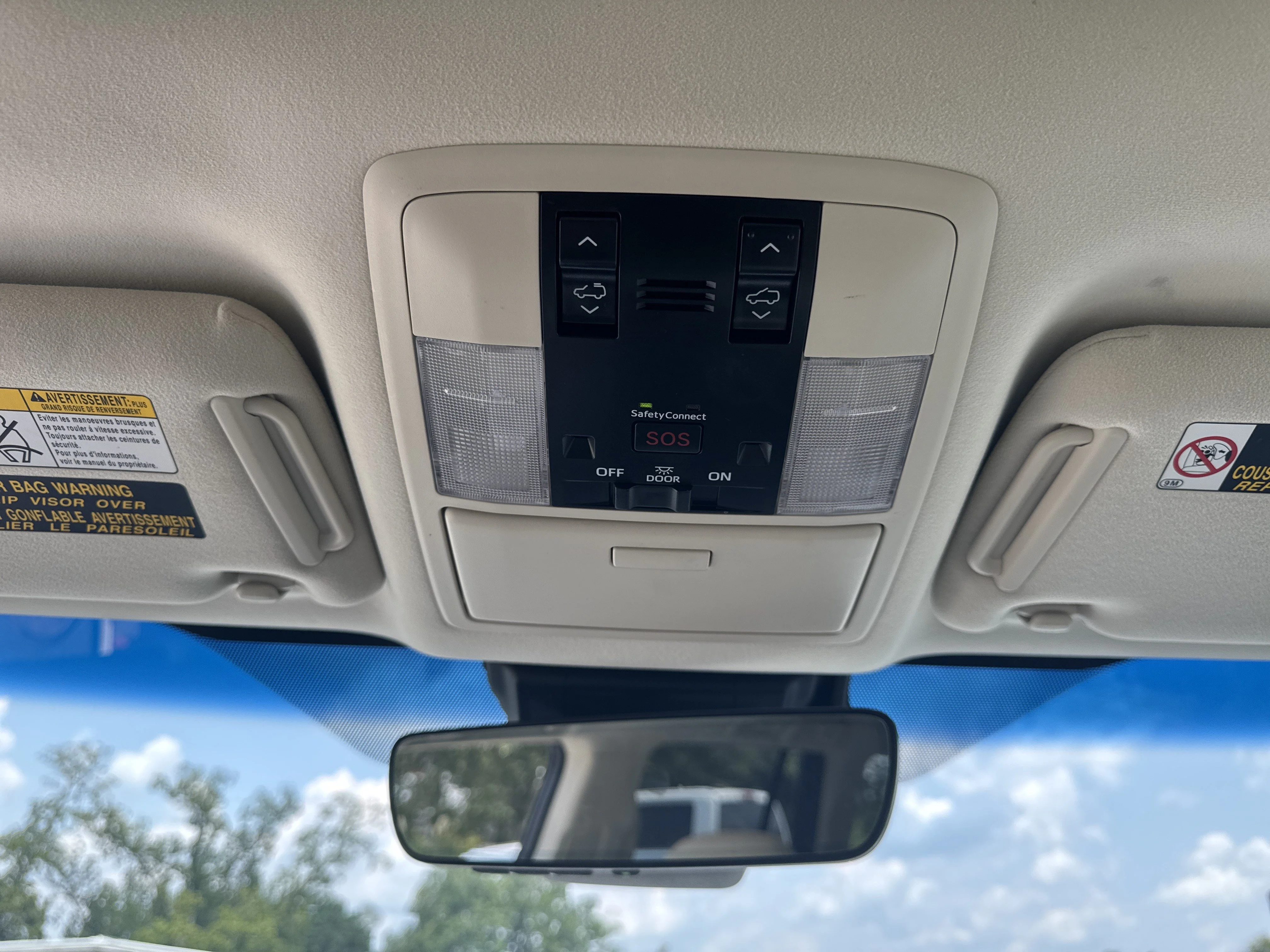 Used 2021 Starfire Pearl Lexus 460 image 22