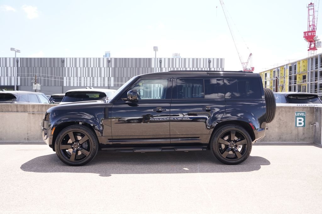 Used 2026 Black Land Rover X-Dynamic SE image 6