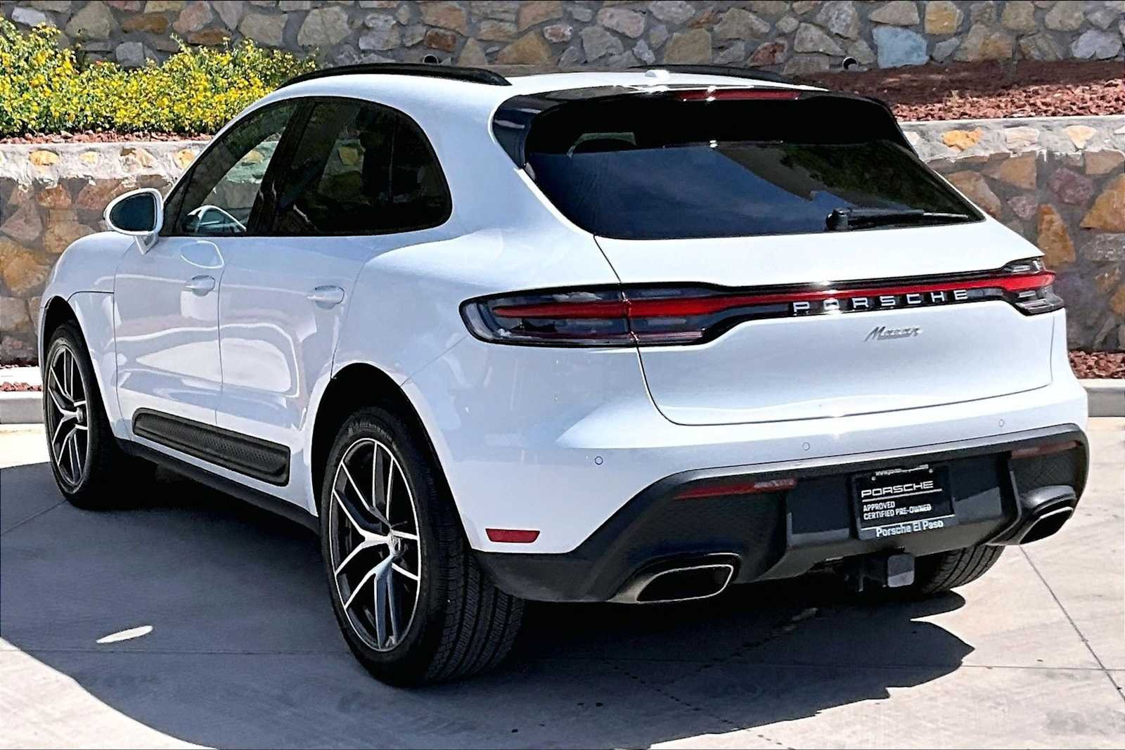 Used 2025 Carrara White Metallic Porsche  image 3