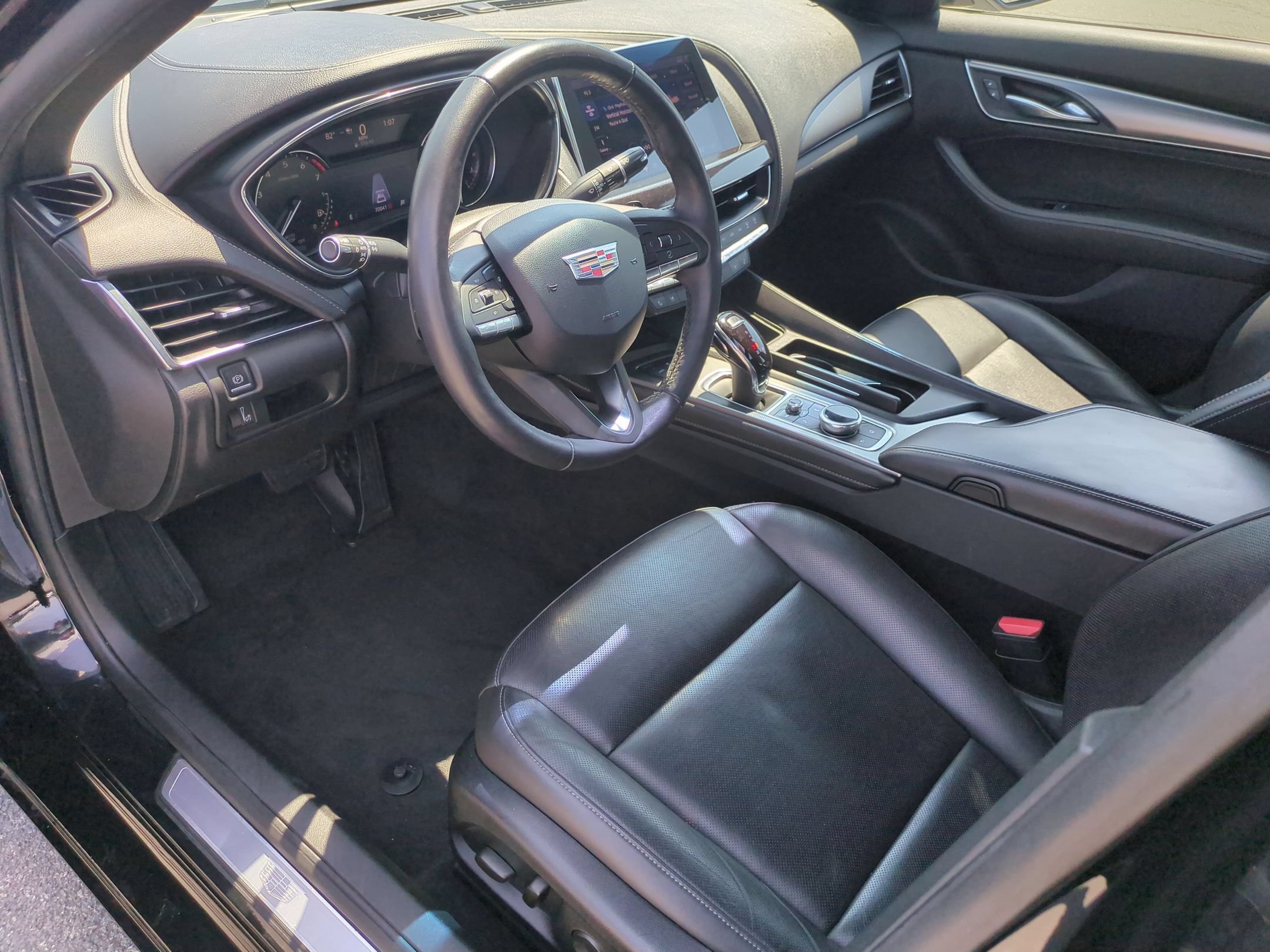 Used 2022 BLACK RAVEN Cadillac Premium Luxury image 16