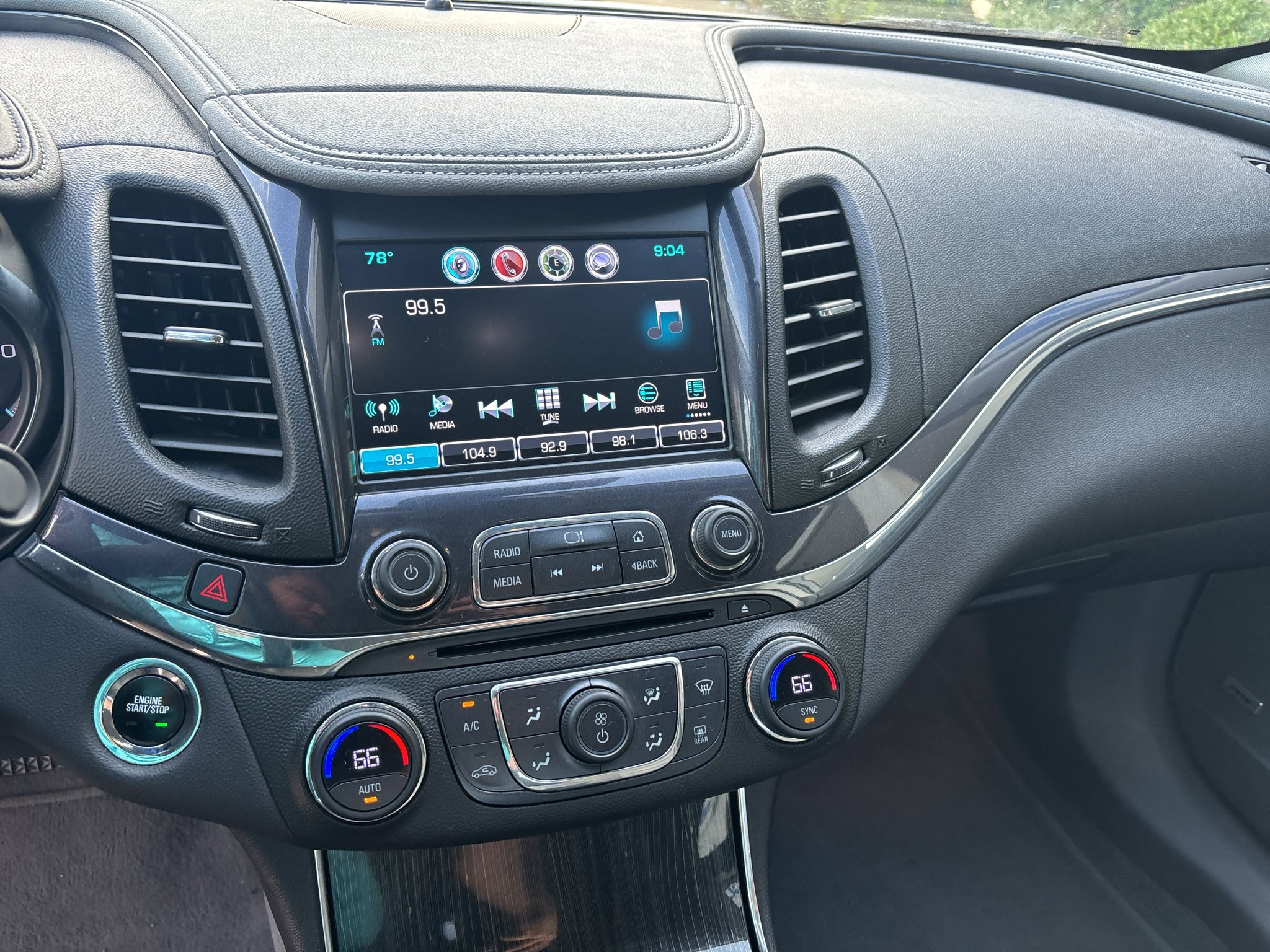 Used 2017 Silver Ice Metallic Chevrolet LT image 4