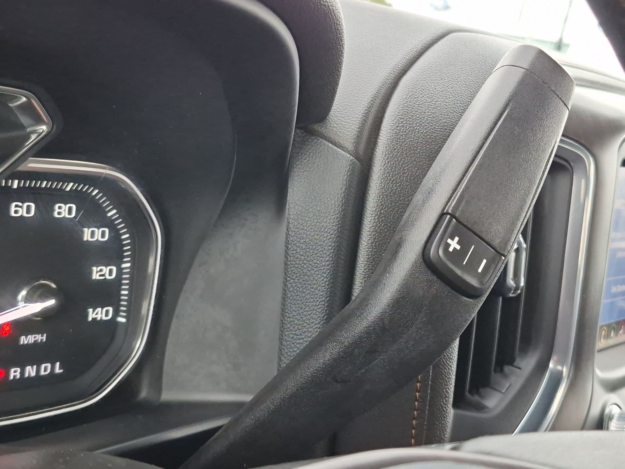Used 2022 Summit White GMC AT4 image 27