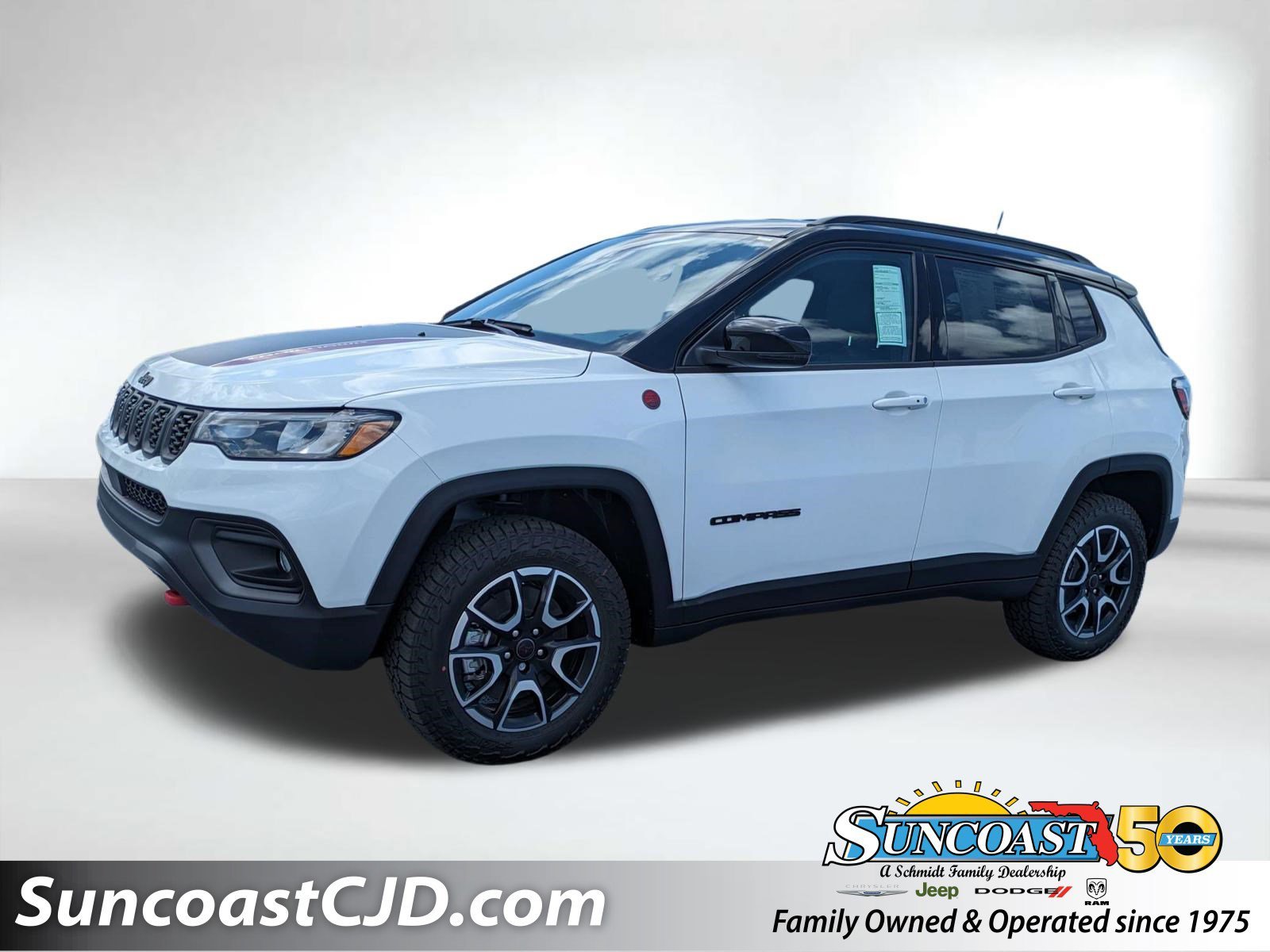 New 2026 Bright White Clear-Coat Exterior Paint Jeep Trailhawk image 1