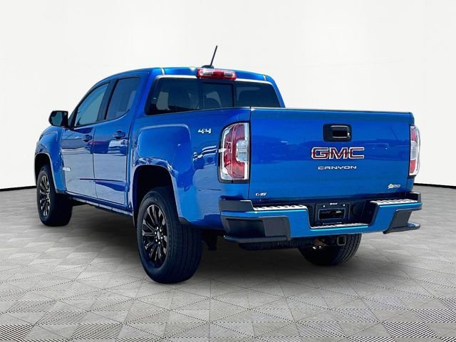 Used 2022 Blue Metallic GMC Elevation image 4