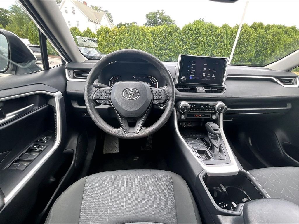 Used 2025 White Toyota XLE image 17