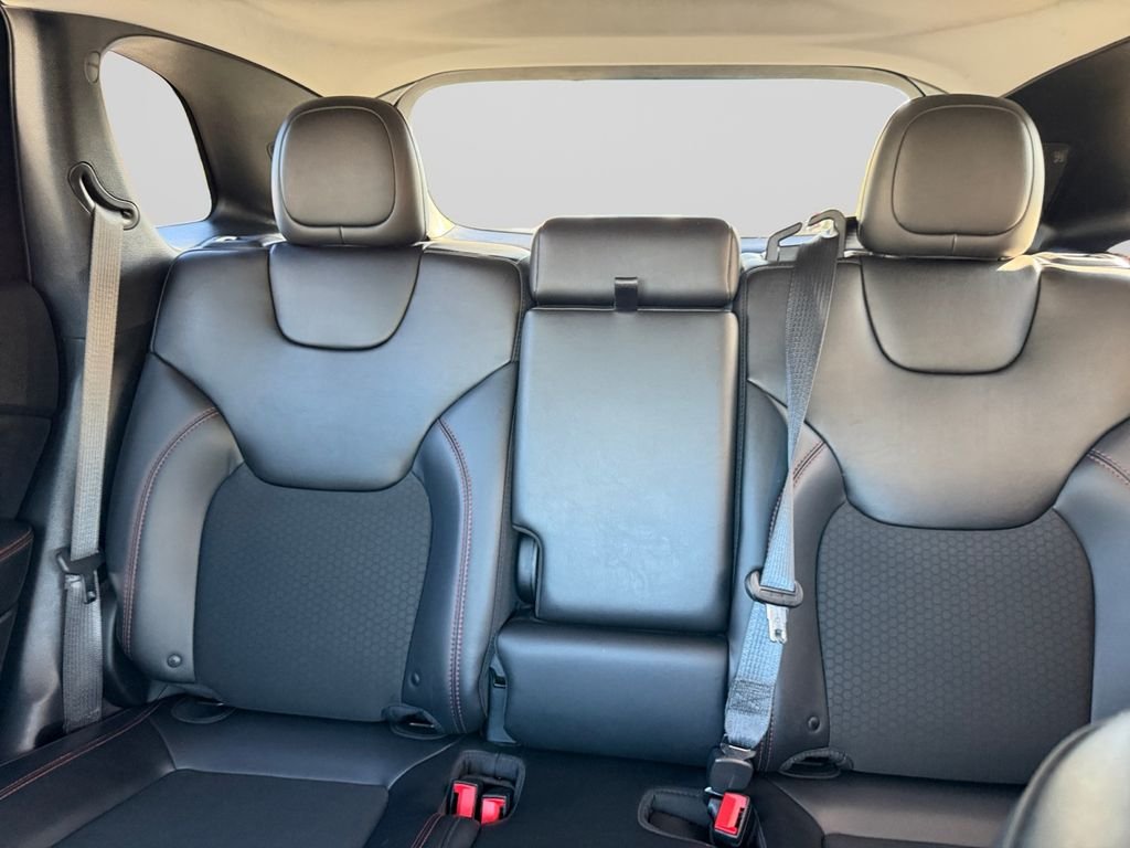 Used 2019 Red Jeep Trailhawk image 16