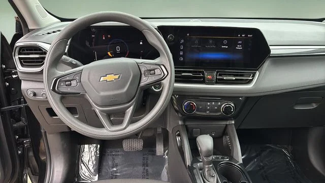 Used 2025 Black Chevrolet LT image 10