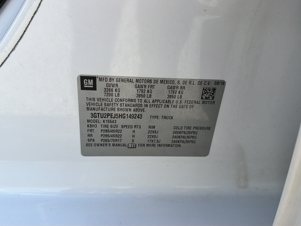 Used 2017 White GMC Denali image 44