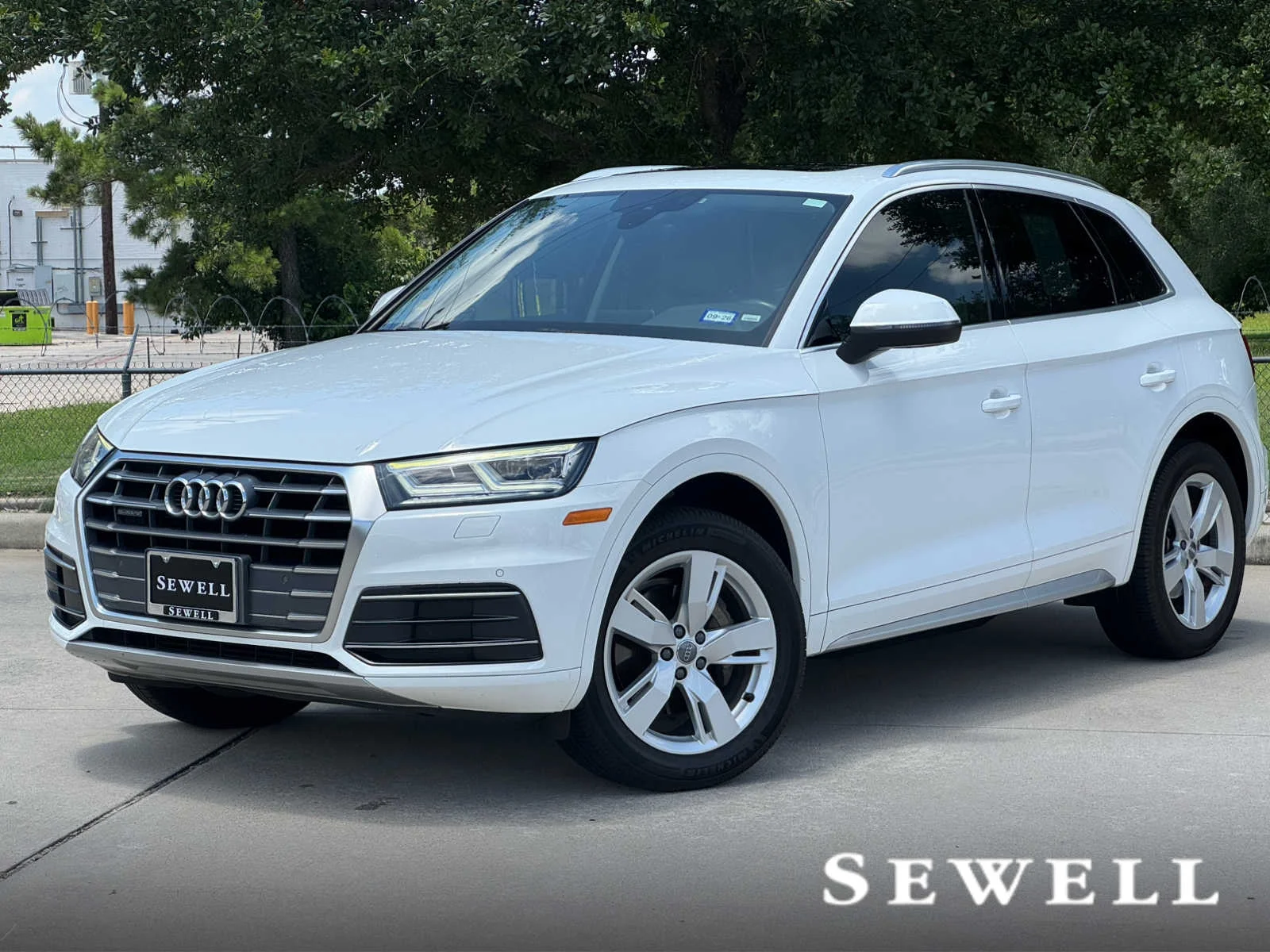 2018 Audi Q5 2.0T quattro S tronic Premium Plus's photo