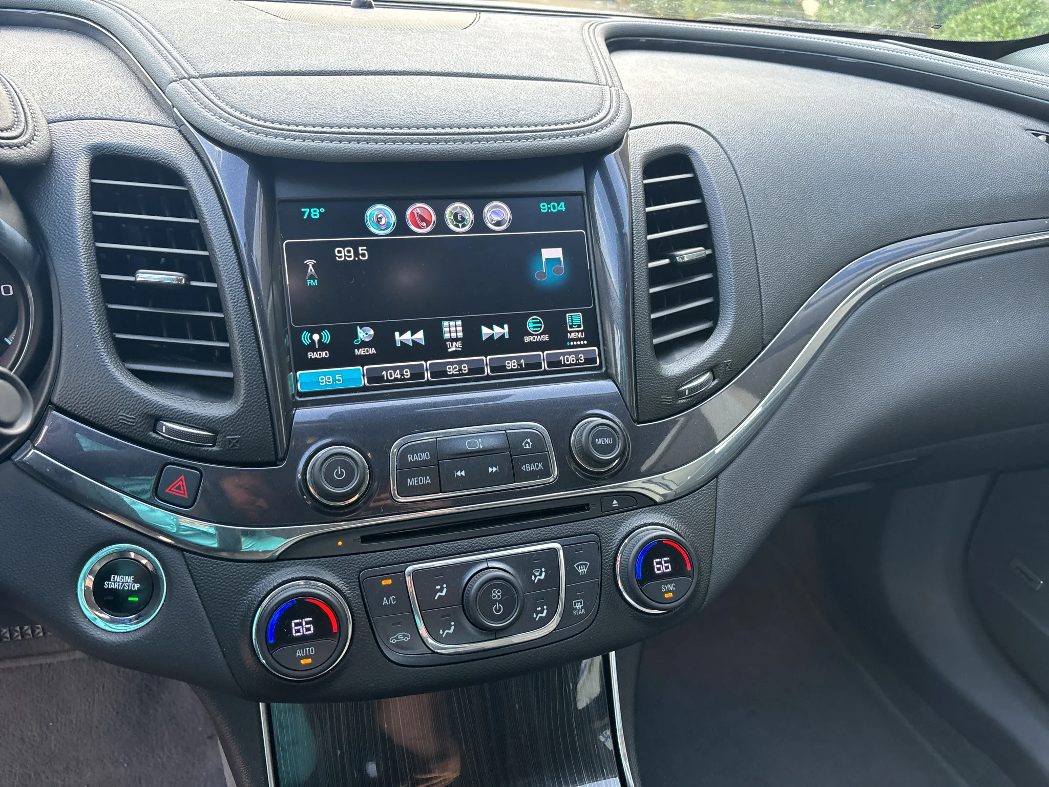Used 2017 Silver Ice Metallic Chevrolet LT image 4