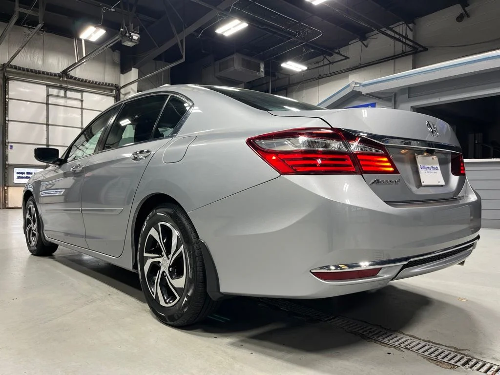 Certified Used 2016 Lunar Silver Metallic Honda LX image 5