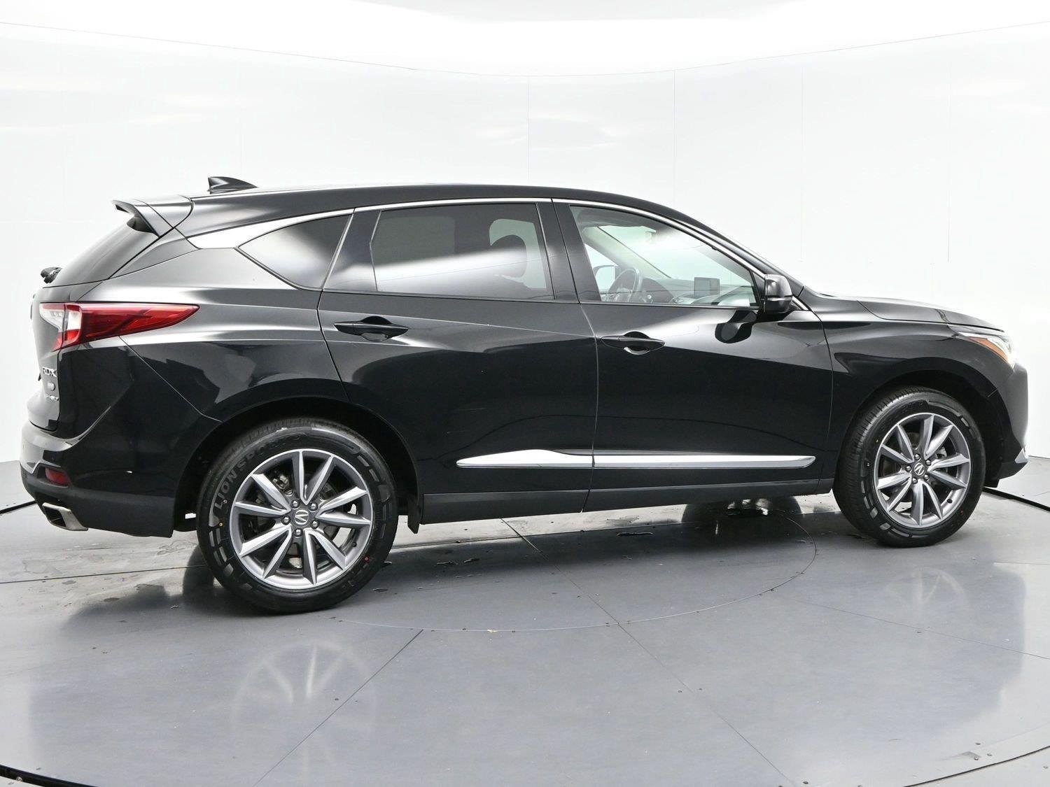 Used 2023 Majestic Black Pearl Acura SH-AWD w/Tech image 8