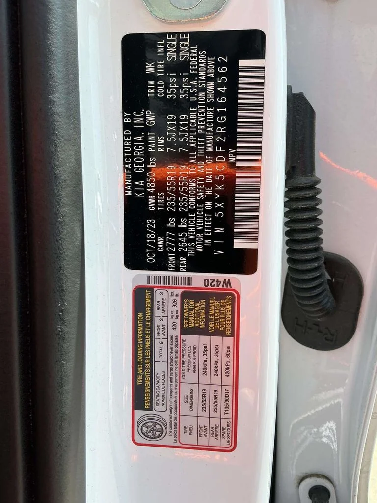 Used 2024 White Kia SX-Prestige image 21