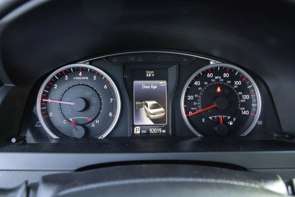 Used 2016 Blizzard Pearl Toyota SE image 15
